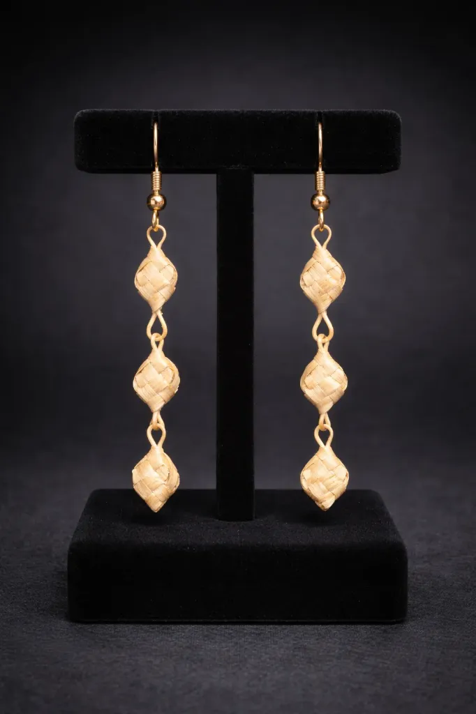Long weaved bamboo crafted earring