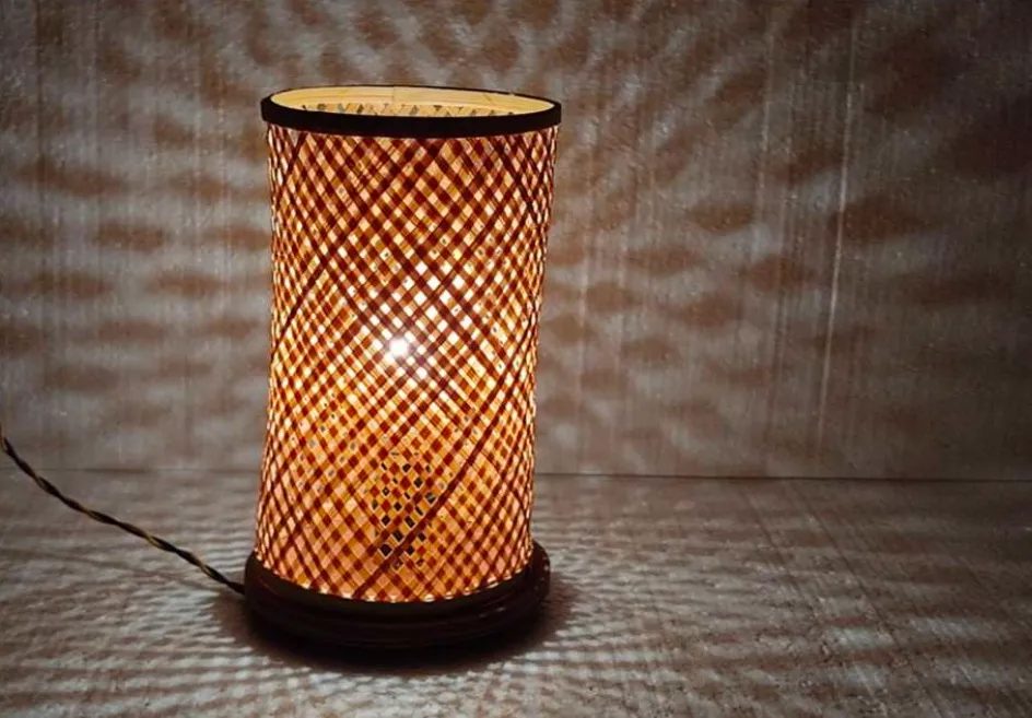 Table lamp