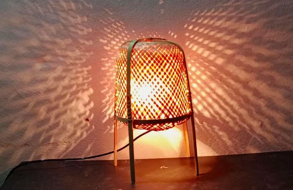 Table lampshade Corner