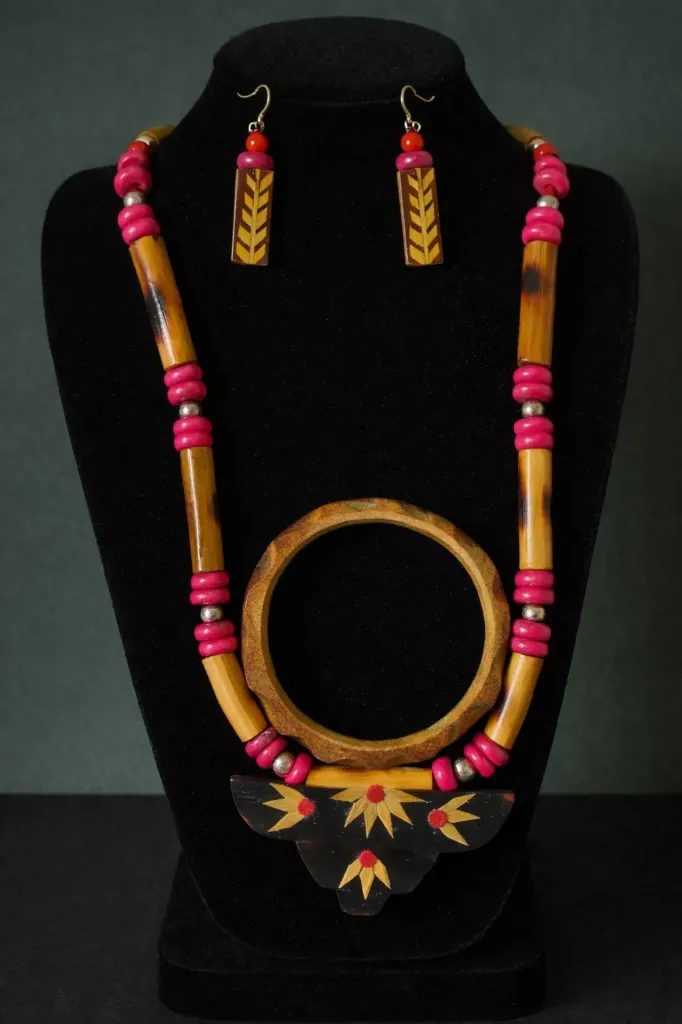 Pink ruby weaved bamboo neck band